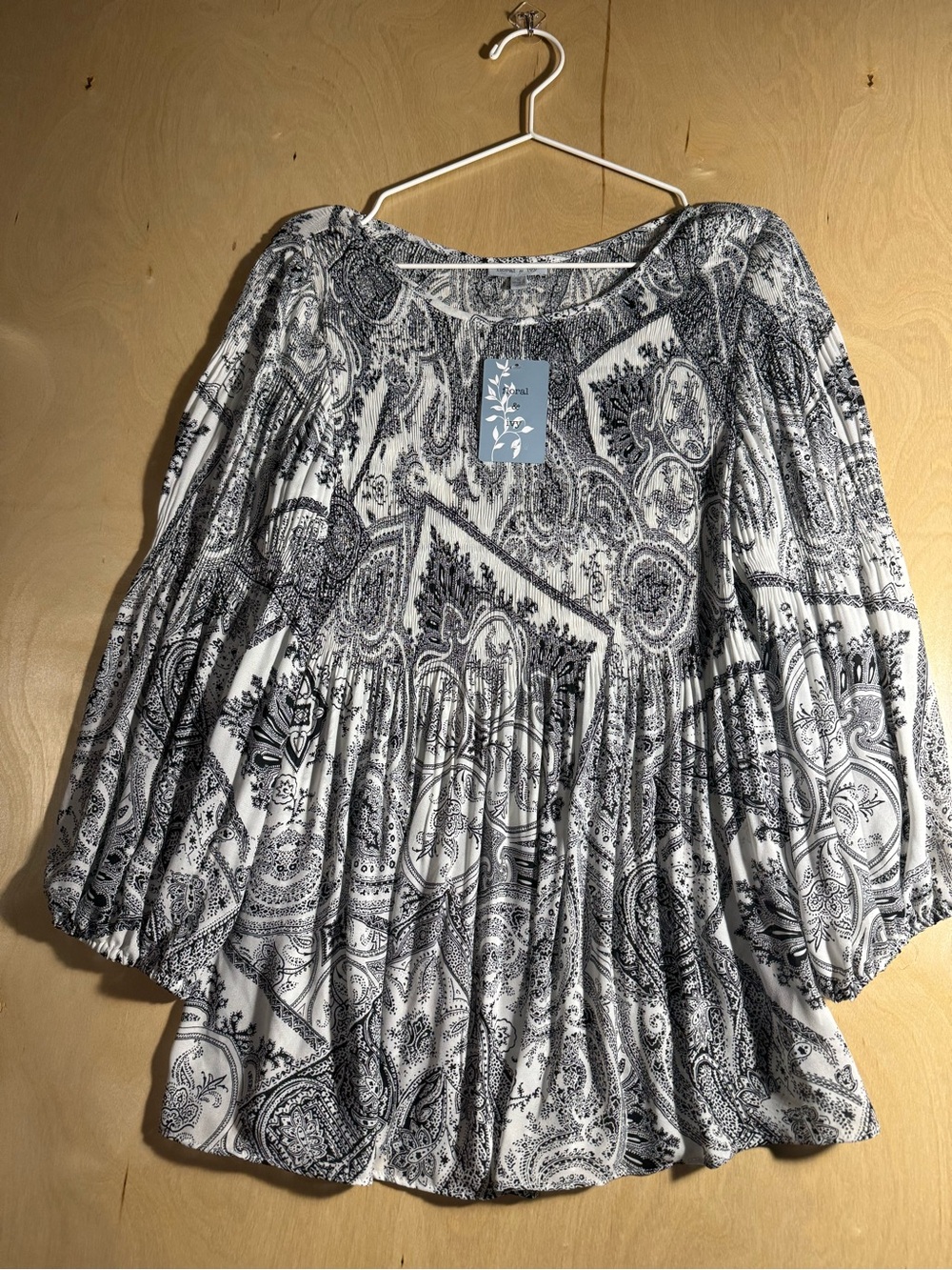 Women's Black & White Paisley Peasant Blouse Size Large